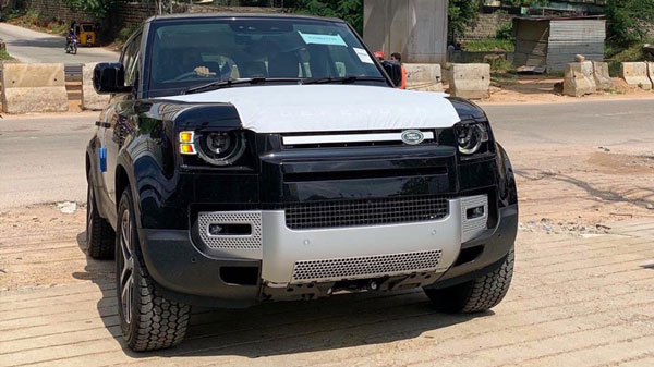 Land Rover Defender Delivery: लैंड रोवर डिफेंडर की डिलीवरी भारत में हुई शुरू, सामने आई तस्वीरें