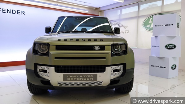 Land Rover Defender Delivery: लैंड रोवर डिफेंडर की डिलीवरी भारत में हुई शुरू, सामने आई तस्वीरें