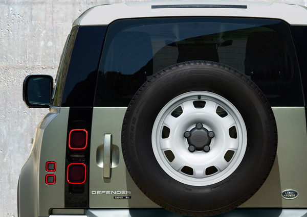 New Land Rover Defender Arrives India: नए लैंड रोवर डिफेंडर की पहली खेप पहुंची भारत, जानें क्या है नया