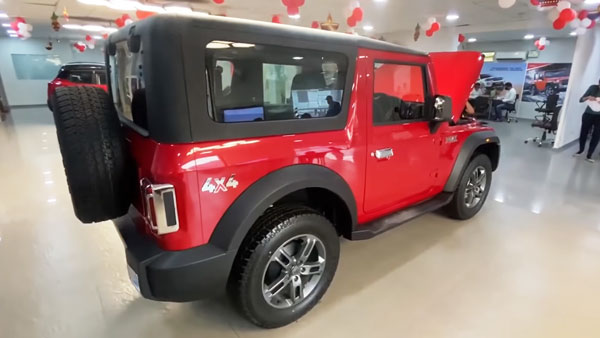Mahindra Thar With Official Accessories: महिंद्रा थार में लगाई ऑफिशियल एक्सेसरीज, लग रही शानदार