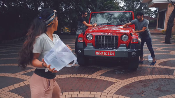 Mahindra Thar Washable Interior: महिंद्रा थार के इंटीरियर पर पानी का भी नहीं होगा कोई असर, देखें वीडियो