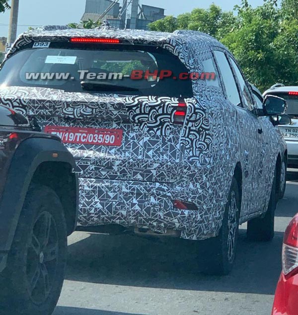 New-Gen Mahindra XUV500 Spied: नई महिंद्रा एक्सयूवी500 टेस्टिंग करते आई नजर, यह हुआ खुलासा