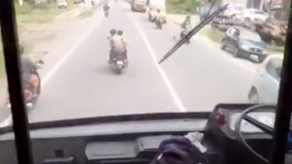 Yamaha Scooter Deliberately Block KSRTC Bus: जानबूझकर रोक रहे थे सरकारी बस का रास्ता, पुलिस ने जब्त की स्कूटर