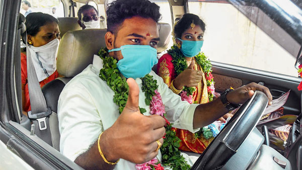 Wear Mask In Car Rule: अगर कार में हैं तो अकेले तब भी पहने मास्क, नया नियम हुआ लागू