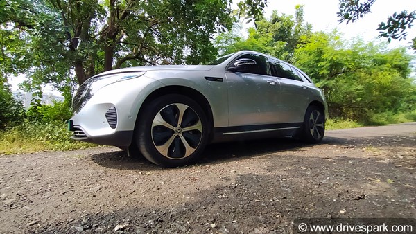 Mercedes-Benz EQC 400 4Matic First Drive Review: मर्सिडीज बेंज ईक्यूसी 400 4मेटिक फर्स्ट ड्राइव रिव्यू: रेंज, फीचर्स, डिजाईन जानकारी
