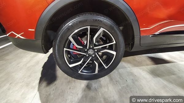 MG ZS Petrol SUV Spied: एमजी जेडएस पेट्रोल टेस्टिंग के दौरान आई नजर, नई जानकारियाँ आई सामने