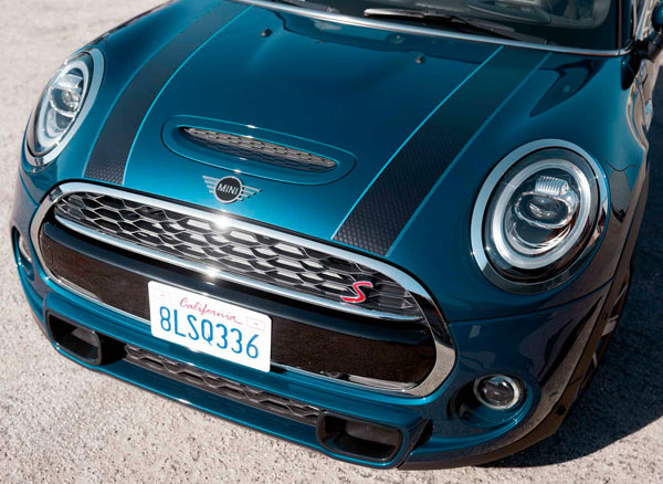 MINI Convertible Sidewalk Edition Launched: मिनी कन्वर्टिबल साइडवाक एडिशन हुई लॉन्च, मिलते हैं खास फीचर्स