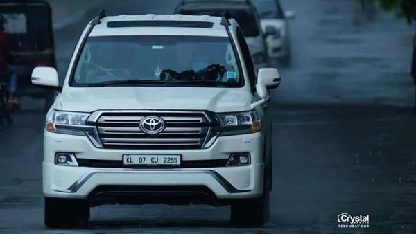 Mohanlal's Toyota Vellfire Number: सुपरस्टार मोहनलाल के इस लग्जरी वैन को मिला खास नंबर