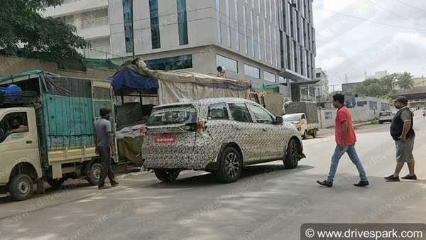 New Mahindra XUV500 Spotted Testing: नई महिंद्रा एक्सयूवी500 टेस्टिंग करते आई नजर, जानें क्या है खास