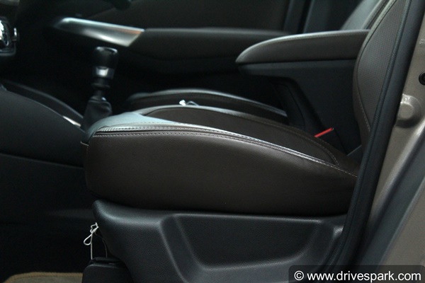 2020 Nissan Kicks Turbo-Petrol Review In Hindi: 2020 निसान किक्स टर्बो पेट्रोल रिव्यू: ड्राइविंग, परफोर्मेंस, फीचर्स जानकारी