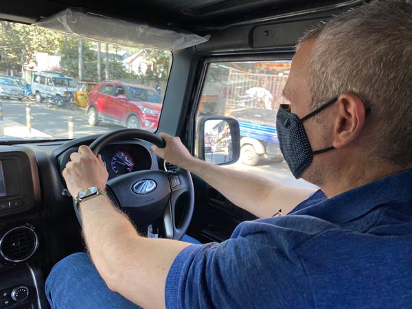 2020 Mahindra Thar: उमर अब्दुल्ला ने पिता संग चलाई नई महिंद्रा थार, की जमकर तारीफ