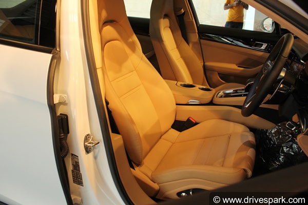 Porsche Panamera 4 10-Year Edition Review: पोर्शे पनामेरा 4 10 ईयर एडिशन रिव्यू: डिजाईन, फीचर्स, अपडेट, इंजन जानकारी