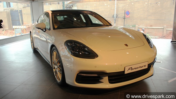 Porsche Panamera 4 10-Year Edition Review: पोर्शे पनामेरा 4 10 ईयर एडिशन रिव्यू: डिजाईन, फीचर्स, अपडेट, इंजन जानकारी