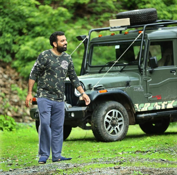 Udaipur Prince Reviews Mahindra Thar: उदयपुर के प्रिंस को भाई नई महिंद्रा थार, किया वीडियो रिव्यू