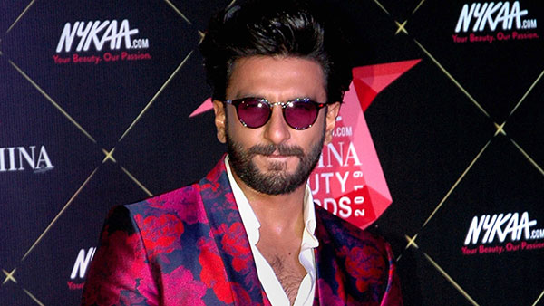 Ranveer Singh’s Mercedes Hit By Bike: रणवीर की कार को बाइक ने मारी टक्कर, देखें कैसे किया रिएक्ट