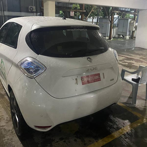 Renault Zoe EV Spotted Testing: रेनॉल्ट जोई ईवी टेस्टिंग के दौरान आई नजर, जल्द हो सकती है लॉन्च