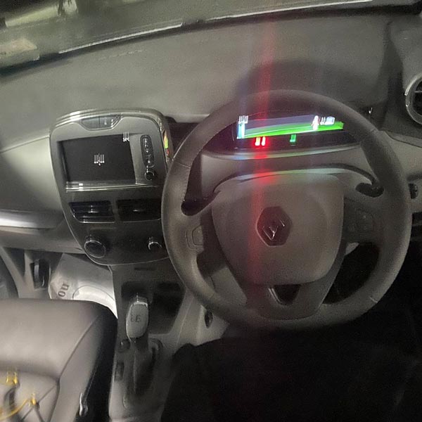 Renault Zoe EV Spotted Testing: रेनॉल्ट जोई ईवी टेस्टिंग के दौरान आई नजर, जल्द हो सकती है लॉन्च