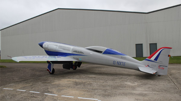 Rolls Royce Electric Plane: रोल्स रॉयस ला रही सबसे तेज इलेक्ट्रिक प्लेन, टेस्टिंग हुई पूरी
