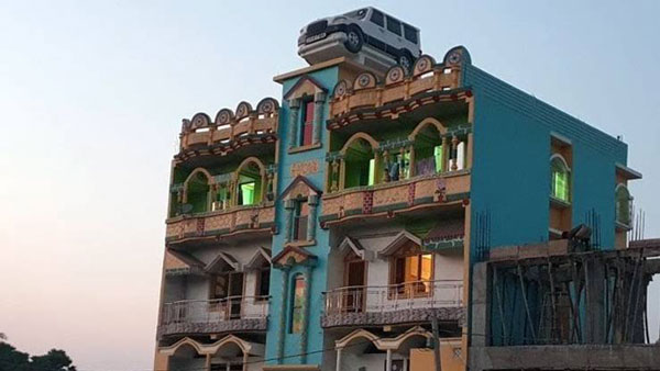 घर के ऊपर बनवाया महिंद्रा स्कॉर्पियो जैसा वॉटर टैंक, देखें तस्वीरें