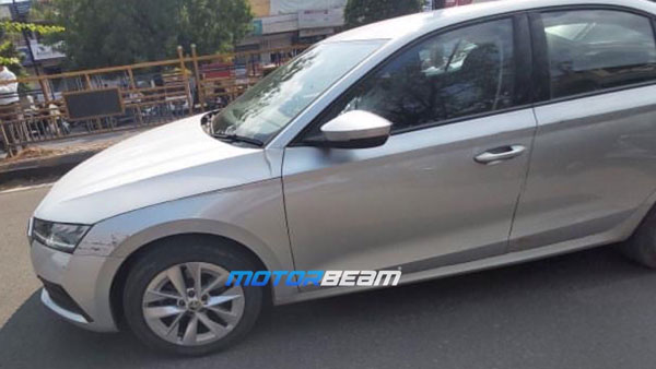 New Skoda Octavia Spied Testing: टेस्टिंग के दौरान दिखी नई स्कोडा ऑक्टाविया, जानें क्या हैं अपडेट