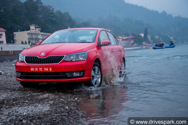 Skoda Rapid Spied Testing: स्कोडा रैपिड सीएनजी टेस्टिंग के दौरान दिखी, जल्द होगी लाॅन्च
