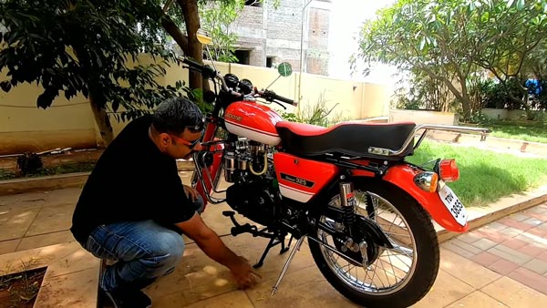 Rare Sooraj 325cc Diesel Bike Restored: दुर्लभ सूरज डीजल 325 बाइक को किया री-स्टोर, देखें वीडियो