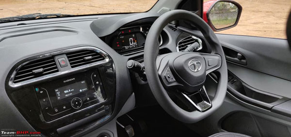 Tata Tiago New Interior Update: टाटा टियागो को मिला नया इंटीरियर अपडेट, जानें क्या है फीचर