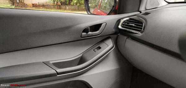Tata Tiago New Interior Update: टाटा टियागो को मिला नया इंटीरियर अपडेट, जानें क्या है फीचर