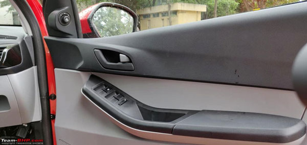 Tata Tiago New Interior Update: टाटा टियागो को मिला नया इंटीरियर अपडेट, जानें क्या है फीचर