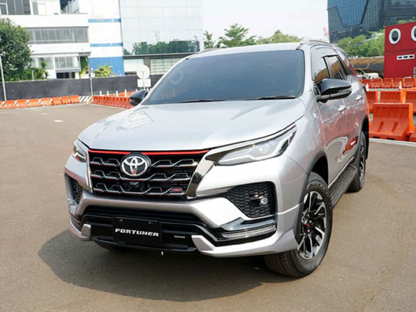 Toyota Fortuner TRD Sportivo: टोयोटा फोर्च्यूनर टीआरडी स्पोर्टिवो एडिशन का हुआ खुलासा, लाॅन्च जल्द