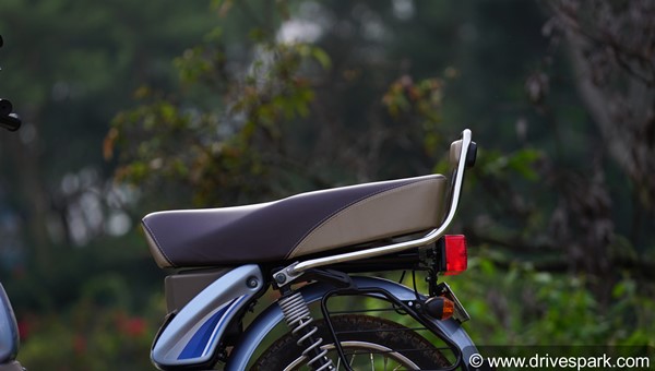 TVS XL100 Comfort BS6 Review In Hindi: टीवीएस एक्सएल 100 रिव्यू: फीचर्स, माइलेज, राइड, हैंडलिंग जानकारी