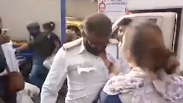 Woman Slapped Traffic Police: ट्रैफिक पुलिस ने महिला को कहा अपशब्द, महिला ने जड़े थप्पड़