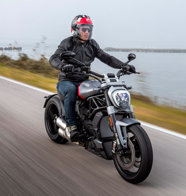 2021 Ducati Diavel Dark Edition: नई डुकाटी डियावेल डार्क एडिशन का हुआ खुलासा, जानें क्या है फीचर्स