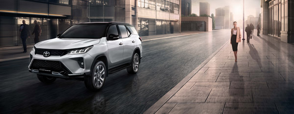 Toyota Fortuner Facelift Bookings: टोयोटा फॉर्च्यूनर फेसलिफ्ट की बुकिंग हुई शुरू, जानें क्या मिले अपडेट