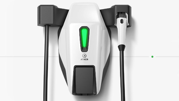 EV Station In Each Petrol Pump: अब हर पेट्रोल पंप पर होगा एक चार्जिंग स्टेशन, जल्द शुरू होगी योजना