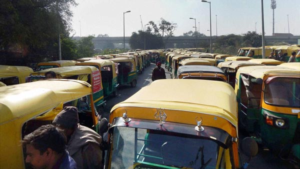 Best-Selling Three-Wheelers In India: बेस्ट सेलिंग थ्री व्हीलर: बजाज आरई ने मारी बाजी