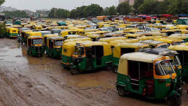 Best-Selling Three-Wheelers In India: बेस्ट सेलिंग थ्री व्हीलर: बजाज आरई ने मारी बाजी