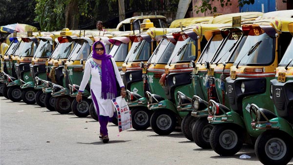 Best-Selling Three-Wheelers In India: बेस्ट सेलिंग थ्री व्हीलर: बजाज आरई ने मारी बाजी