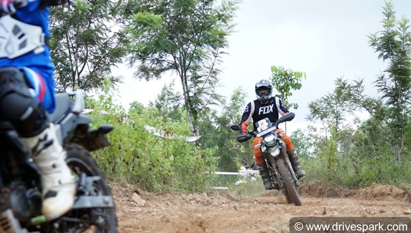 BigRock Dirtpark Trail Attack Challenge 2020: हफ्ते का अंत रॉयल एनफील्ड हिमालयन पर रेसिंग के साथ!