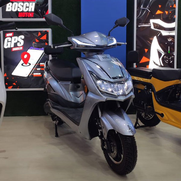 Electric Two Wheelers Taxis: इलेक्ट्रिक टू-व्हीलर को टैक्सी के तौर पर चलाने की मिली मान्यता