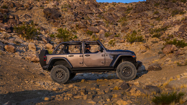 Jeep Wrangler Rubicon 392 Unveiled: जीप रैंगलर रुबिकॉन 392 का खुलासा, यह है सबसे दमदार एसयूवी