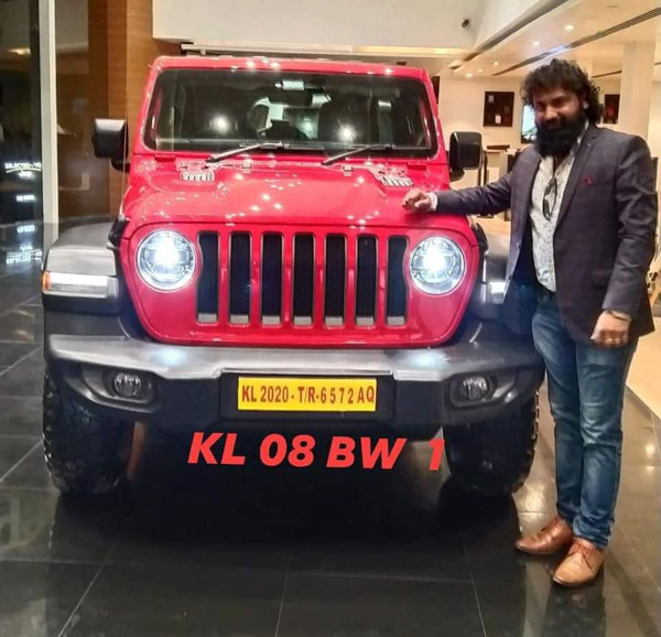 इस जीप रैंगलर रुबिकॉन के मालिक ने खरीदा स्पेशल रजिस्ट्रेशन नंबर, कीमत 6.25 लाख रुपये