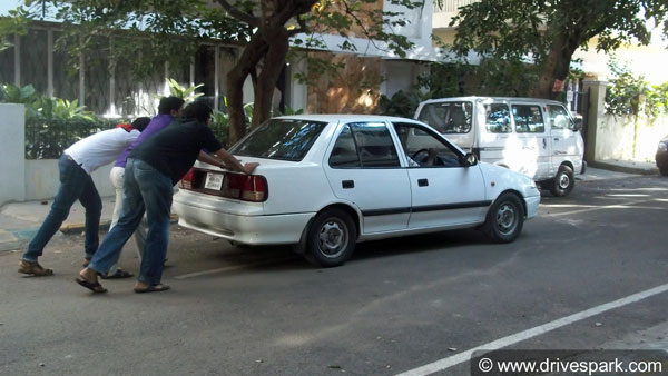 Tips सर्दियों में कम पैसे खर्च कर कैसे रखें अपनी कार का ख्याल?