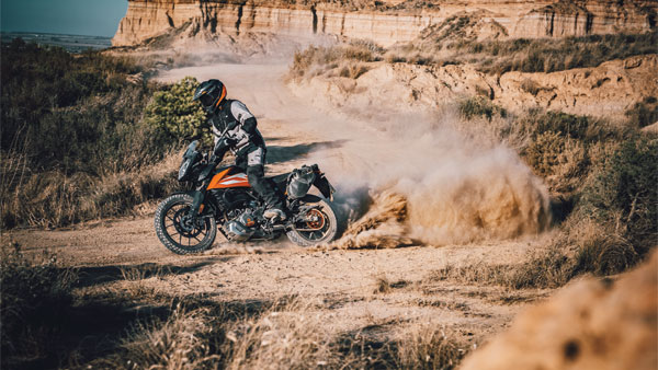 KTM 250 Adventure Vs 390 Adventure: केटीएम एडवेंचर 250 बनाम एडवेंचर 390: जानें क्या है अंतर