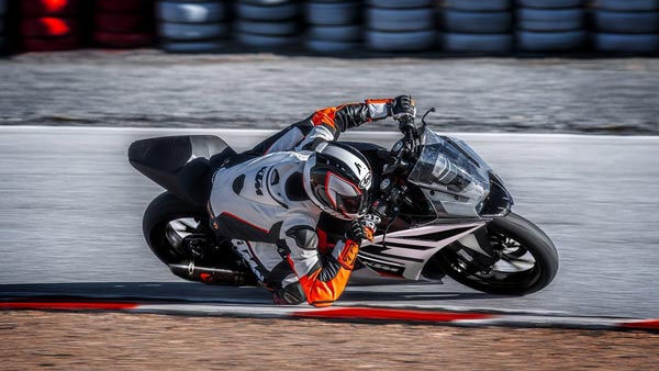 KTM RC 390 Launched In Metallic Silver: केटीएम आरसी 390 मैटेलिक सिल्वर रंग में हुई लाॅन्च