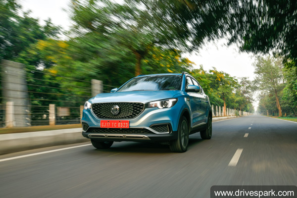 MG Inaugurates Fast Charging Station: एमजी ने आगरा शोरुम में खोला सुपरफास्ट चार्जिंग स्टेशन