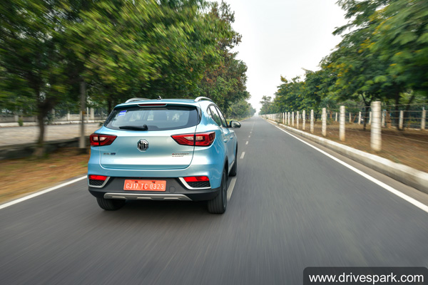 MG Inaugurates Fast Charging Station: एमजी ने आगरा शोरुम में खोला सुपरफास्ट चार्जिंग स्टेशन