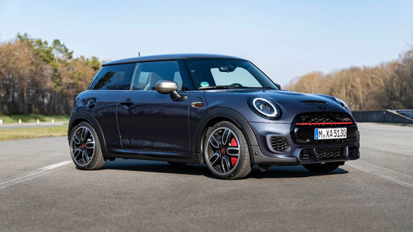 MINI John Cooper Works GP Edition: मिनी जॉन कूपर वर्क्स जीपी लिमिटेड एडिशन भारत में लॉन्च
