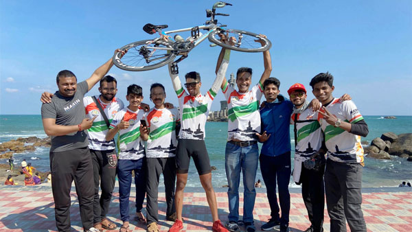17-Year Old Boy Cycling Record: आठ दिनों में कश्मीर से कन्याकुमारी पहुंचा यह युवक, बनाया रिकॉर्ड