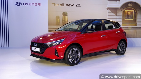 New Hyundai i20 First Look Review: न्यू हुंडई आई20 रिव्यू: डिजाईन, फीचर्स, इंजन, गियरबॉक्स जानकारी